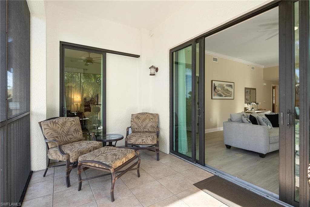 985 Sandpiper ST # I201, NAPLES FL 34102-8