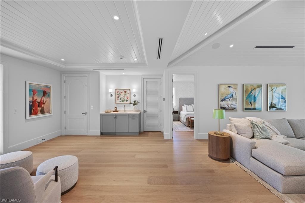 3295 Gordon DR, NAPLES FL 34102-22