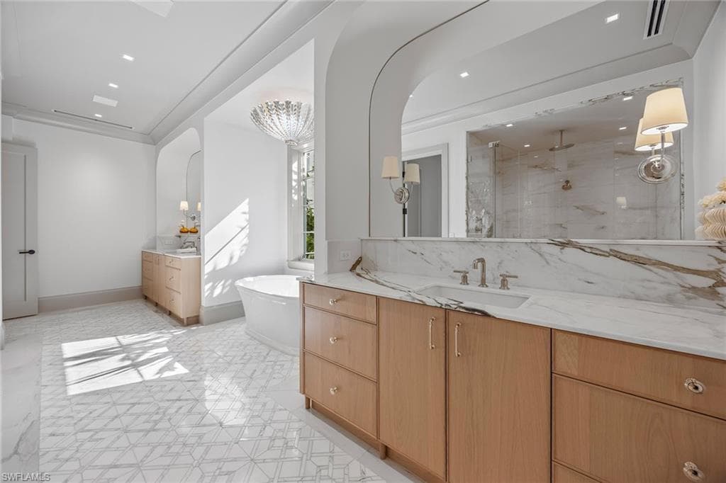 3277 Gordon DR, NAPLES FL 34102-19