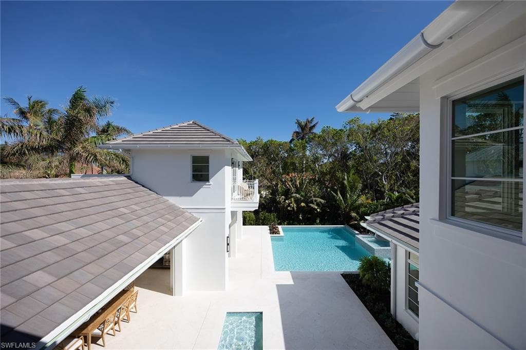 3277 Gordon DR, NAPLES FL 34102-33