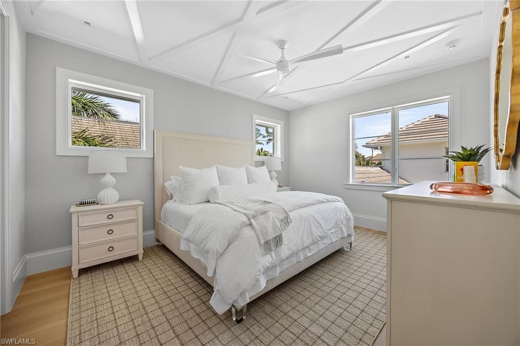 3277 Gordon DR, NAPLES FL 34102-30
