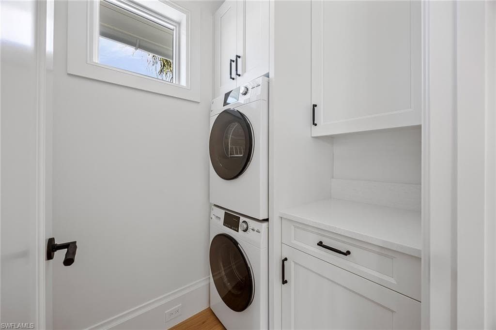 3277 Gordon DR, NAPLES FL 34102-38