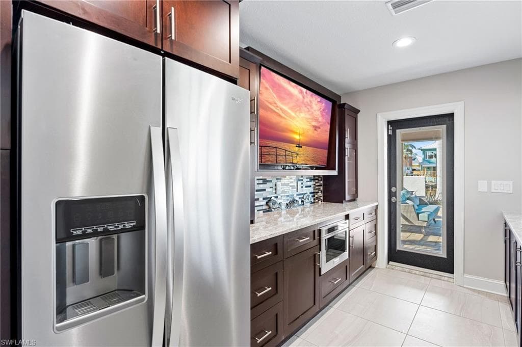 18404 Cutlass DR, FORT MYERS BEACH FL 33931-15