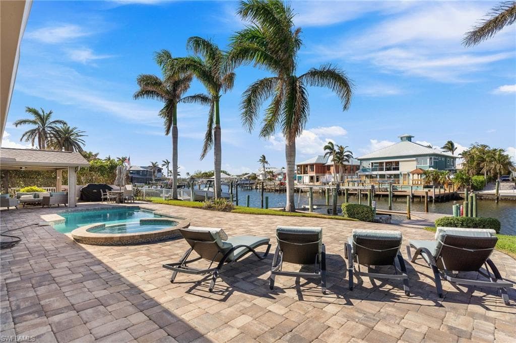 18404 Cutlass DR, FORT MYERS BEACH FL 33931-39