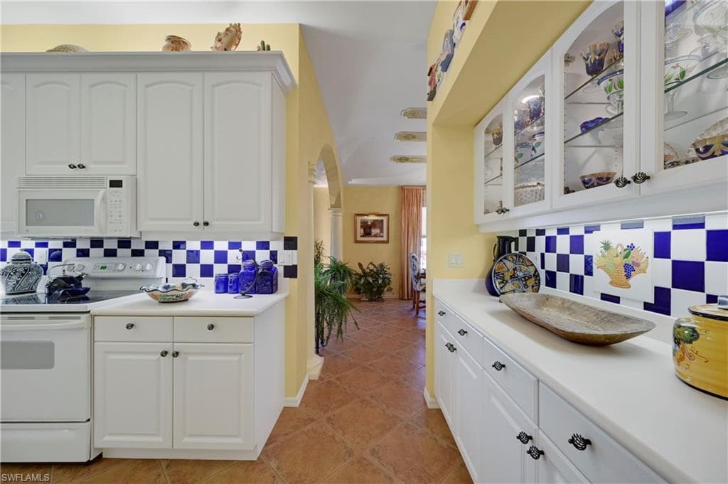 10801 Crooked River RD # 203, ESTERO FL 34135-5