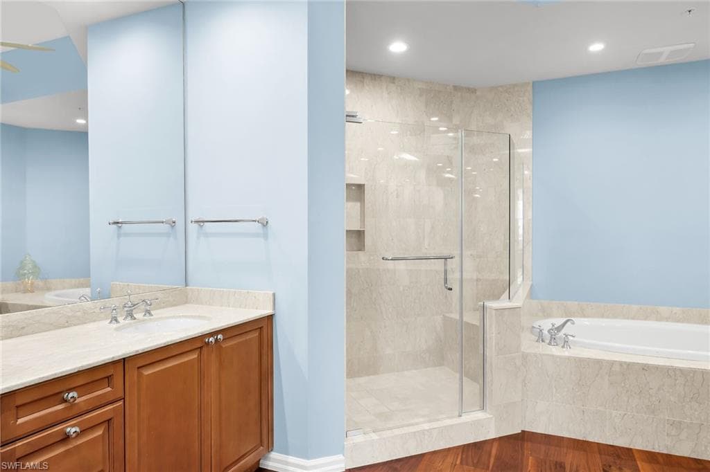 1050 Borghese LN 2105-20