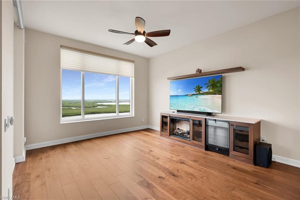 1050 Borghese LN 2105-10