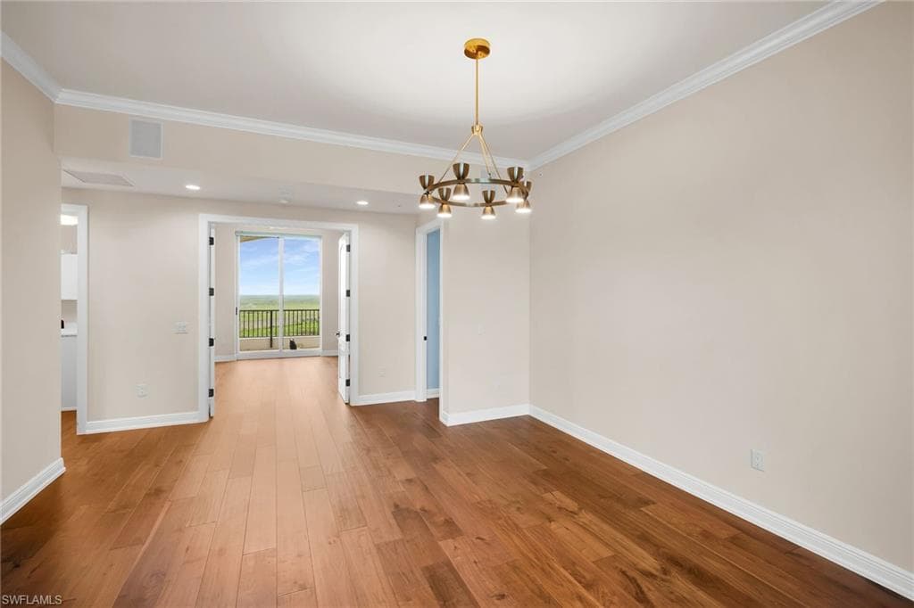 1050 Borghese LN 2105-15