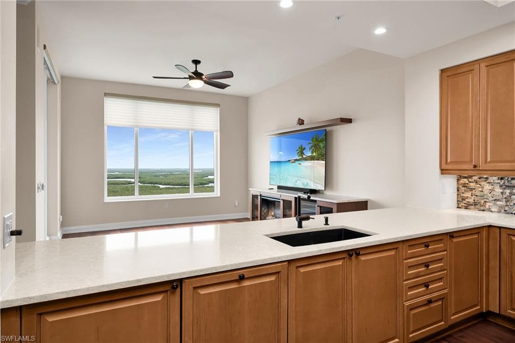 1050 Borghese LN 2105-8