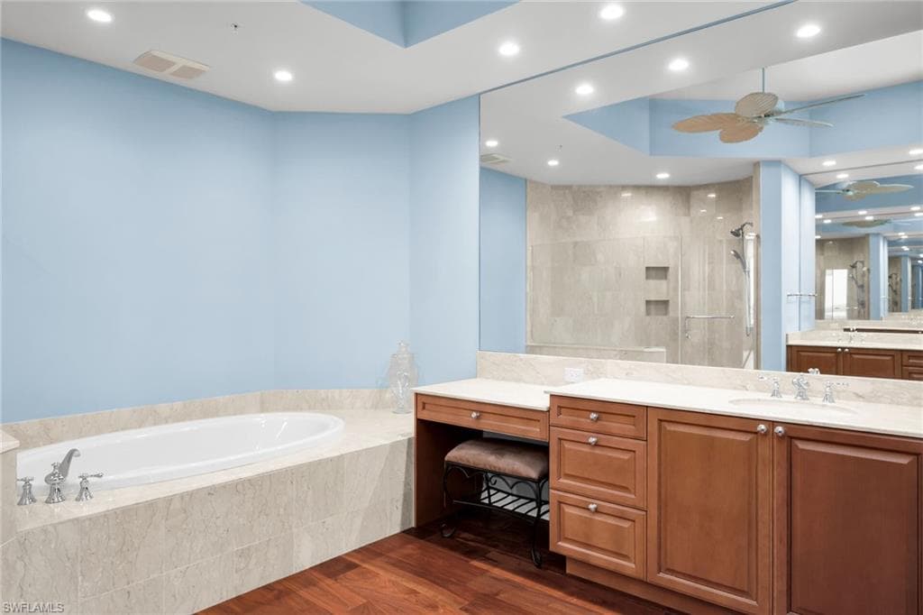 1050 Borghese LN 2105-21