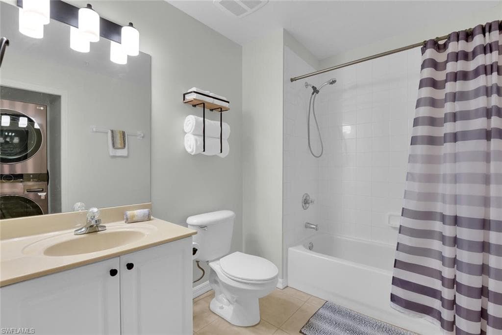 9165 Celeste DR # 303, NAPLES FL 34113-16