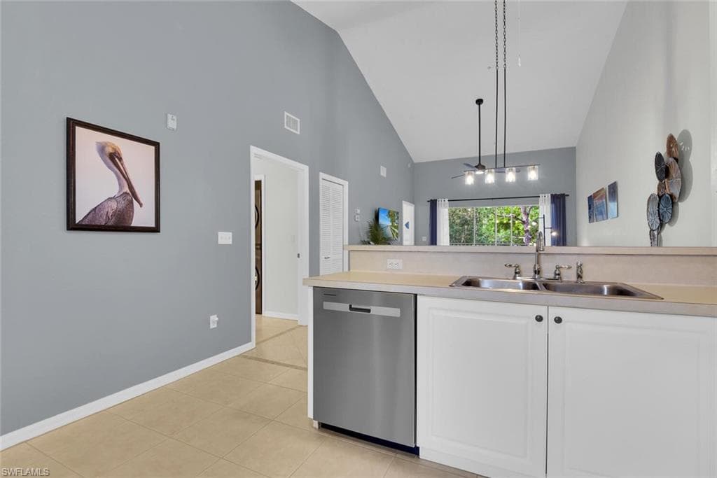 9165 Celeste DR # 303, NAPLES FL 34113-2