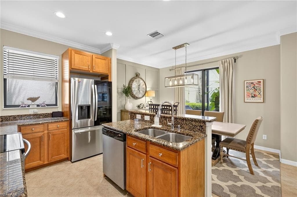 1134 Medan CT N # 33, NAPLES FL 34113-5