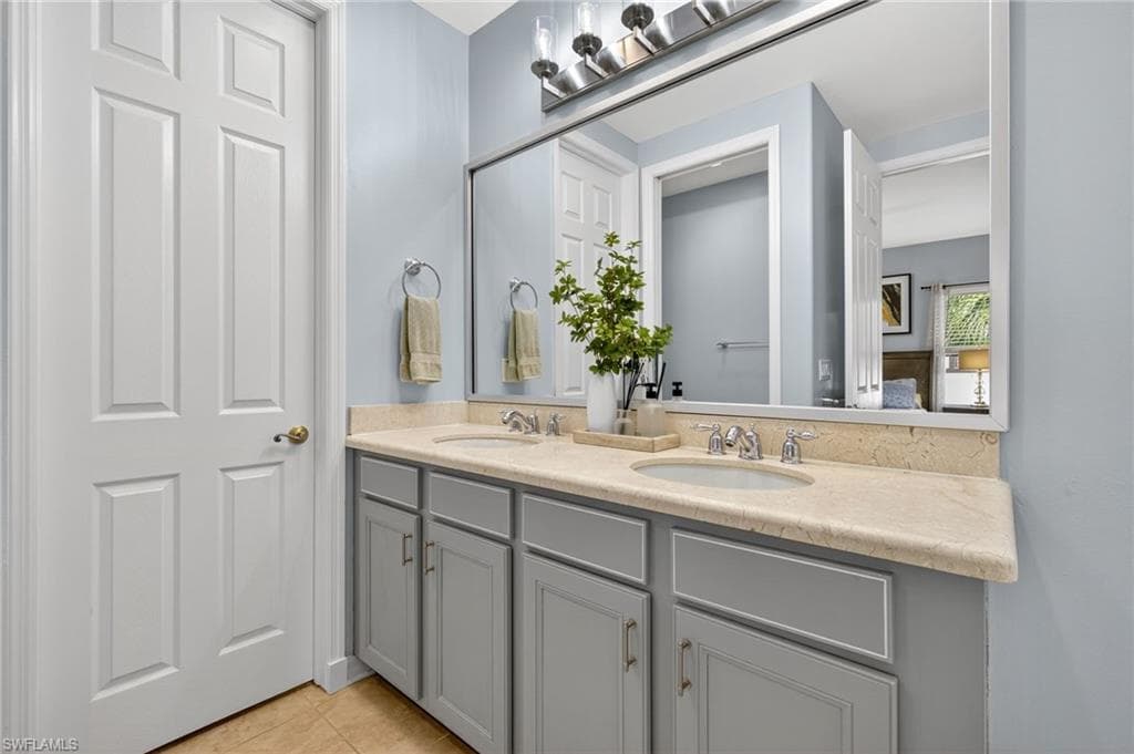 1134 Medan CT N # 33, NAPLES FL 34113-12