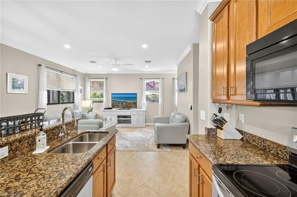 1134 Medan CT N # 33, NAPLES FL 34113-8