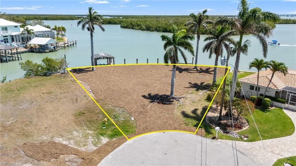 159 Tahiti ST, NAPLES FL 34113-2