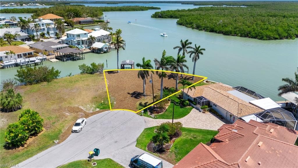 159 Tahiti ST, NAPLES FL 34113-4