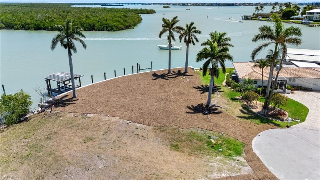 159 Tahiti ST, NAPLES FL 34113-3