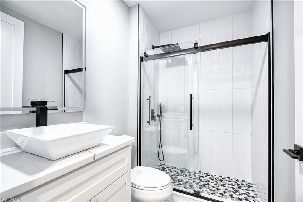 825 Regency Reserve CIR # 3701, NAPLES FL 34119-22