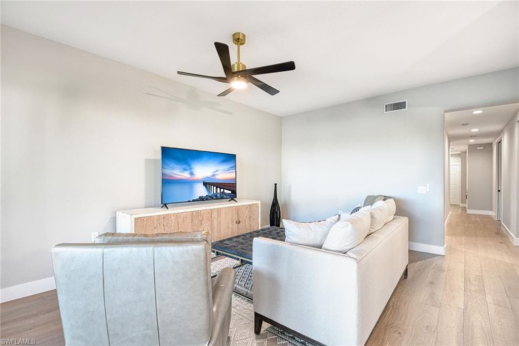 825 Regency Reserve CIR # 3701, NAPLES FL 34119-9