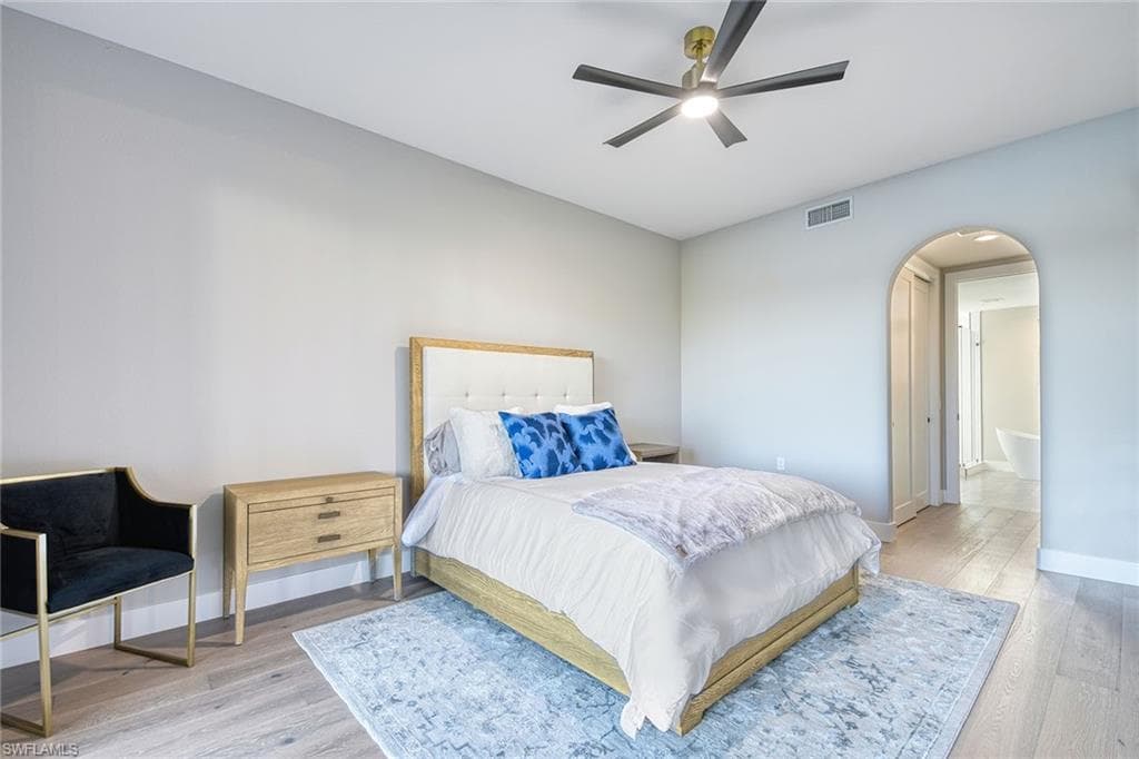 825 Regency Reserve CIR # 3701, NAPLES FL 34119-18