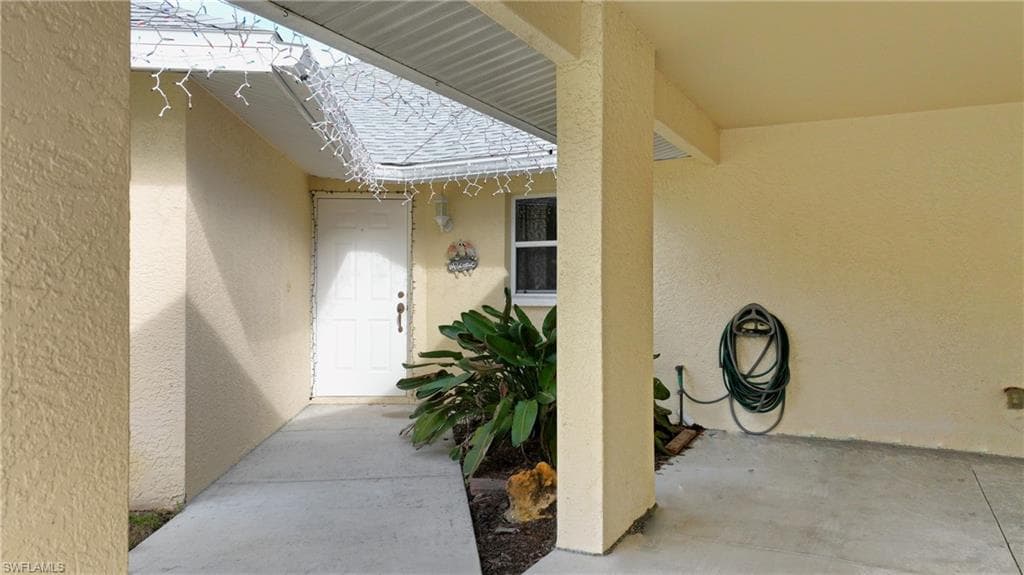 2 E Greens CIR, LEHIGH ACRES FL 33936-5