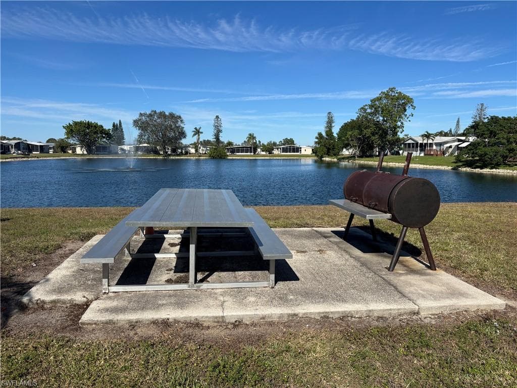 204 Grosbeak LN, NAPLES FL 34114-21