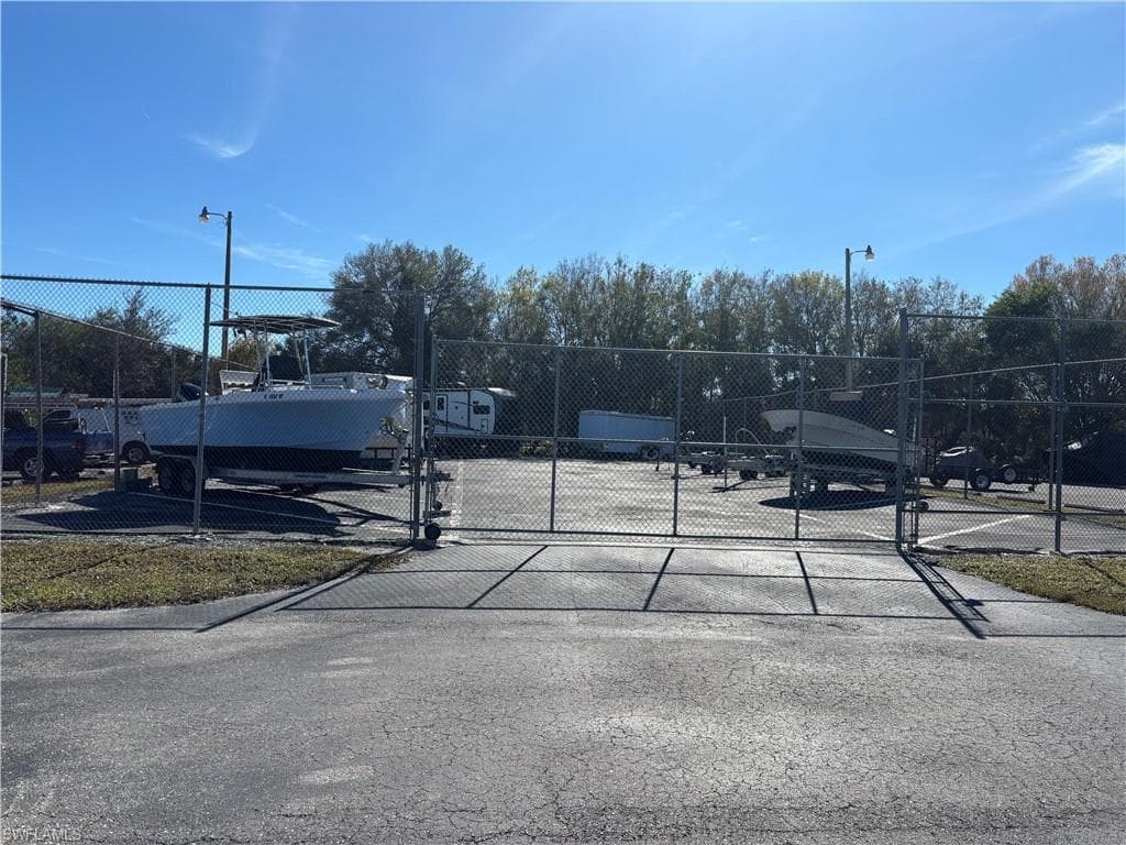 204 Grosbeak LN, NAPLES FL 34114-18