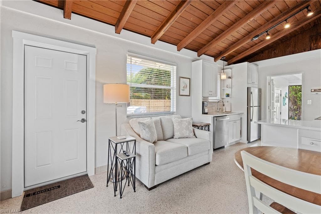 2132 Palm ST, NAPLES FL 34112-6
