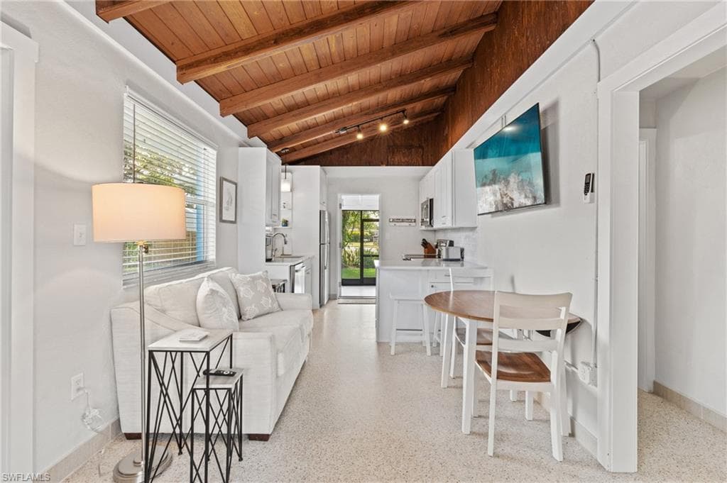2132 Palm ST, NAPLES FL 34112-8