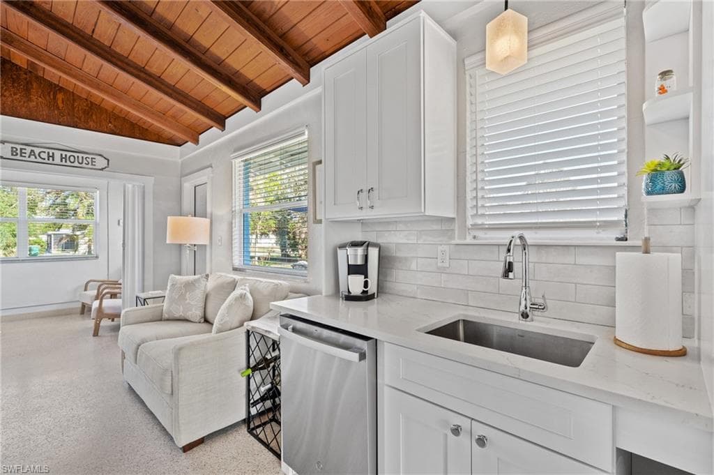 2132 Palm ST, NAPLES FL 34112-13