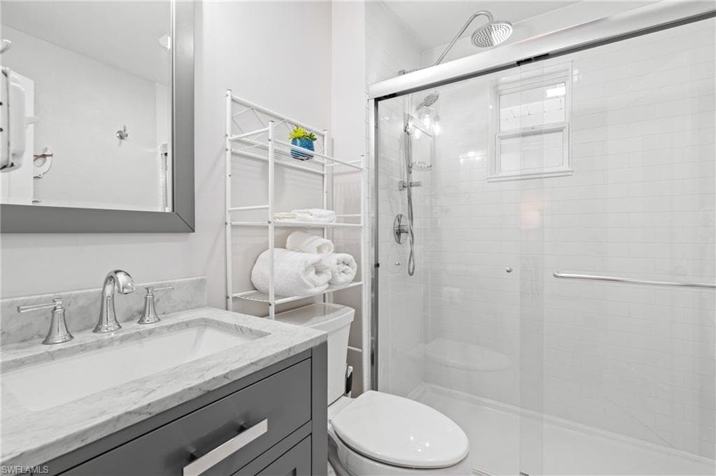 2132 Palm ST, NAPLES FL 34112-18