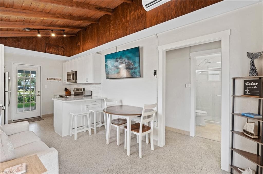 2132 Palm ST, NAPLES FL 34112-7