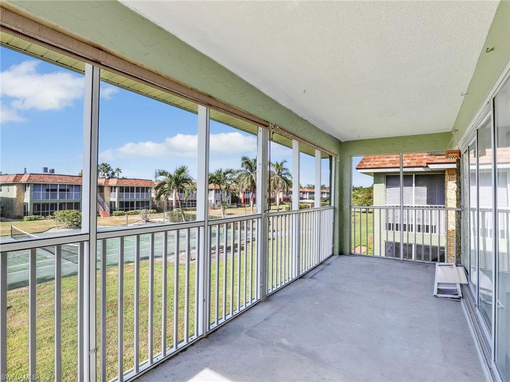 1400 Pompei LN # 52, NAPLES FL 34103-17