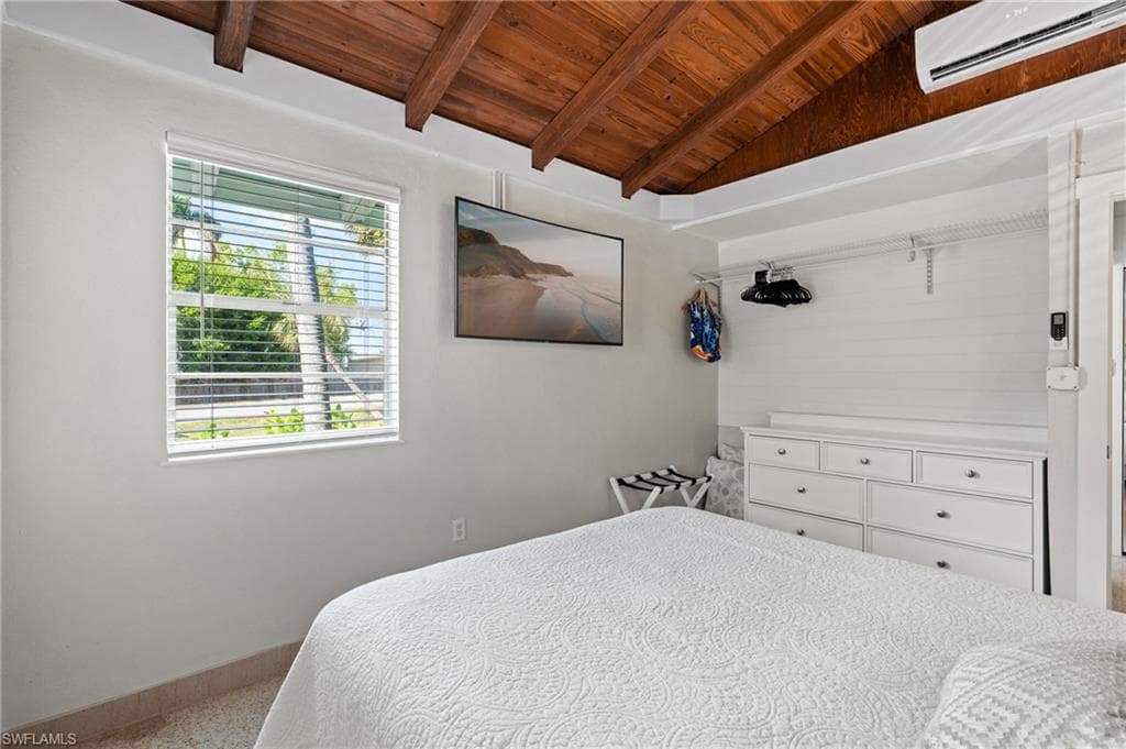 2134 Palm ST, NAPLES FL 34119-12