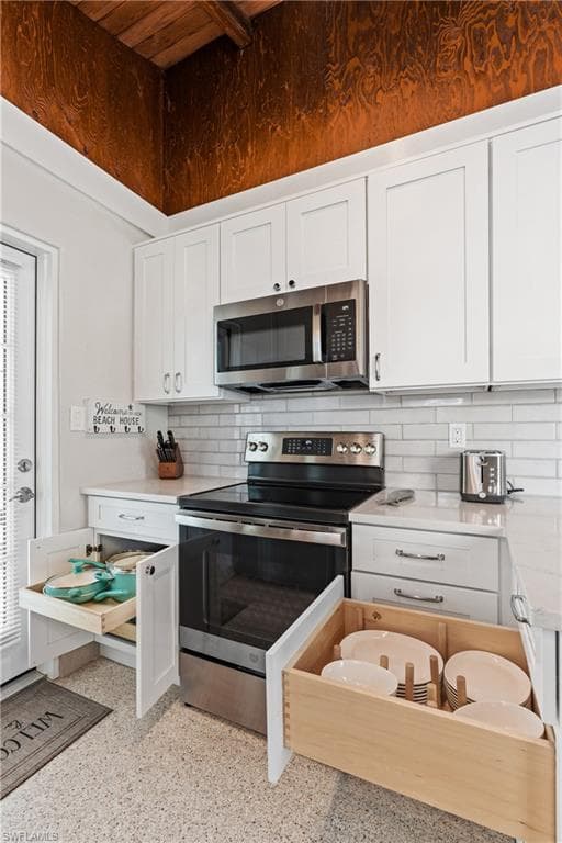 2134 Palm ST, NAPLES FL 34119-8