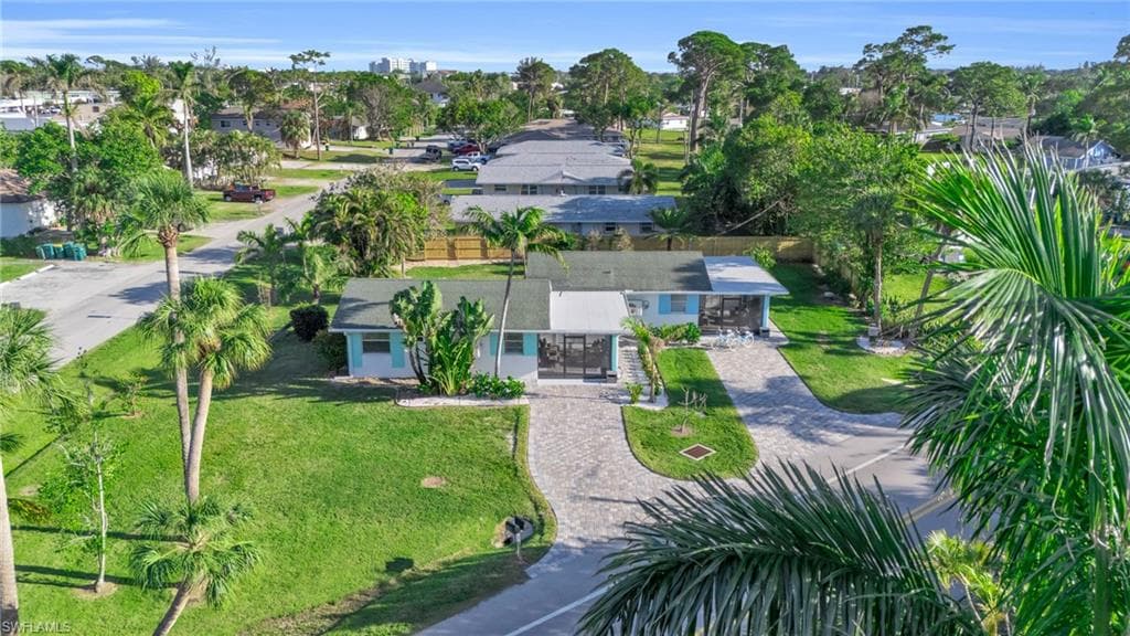 2134 Palm ST, NAPLES FL 34119-23
