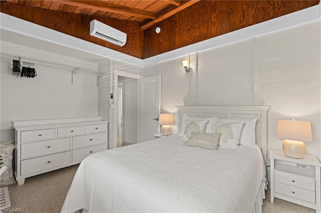 2134 Palm ST, NAPLES FL 34119-13