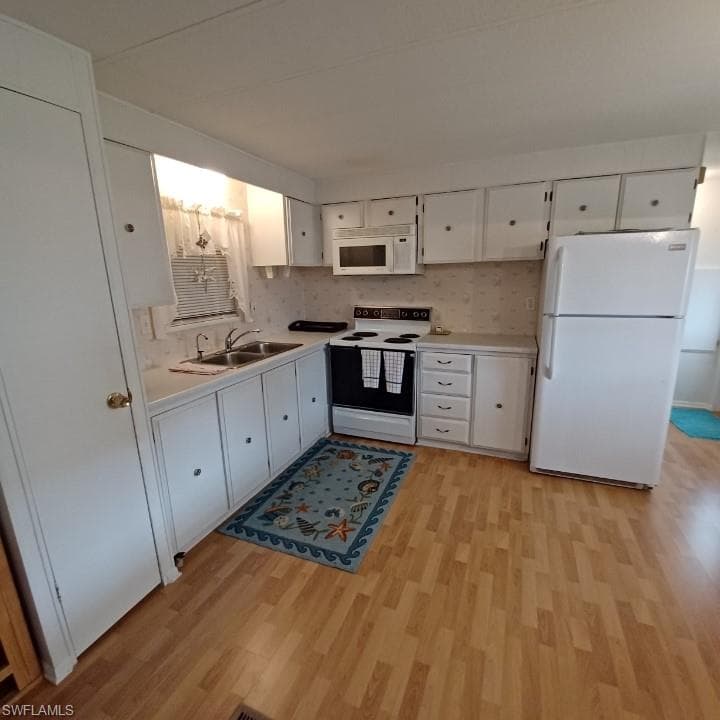 27601 Hale DR, BONITA SPRINGS FL 34135-2