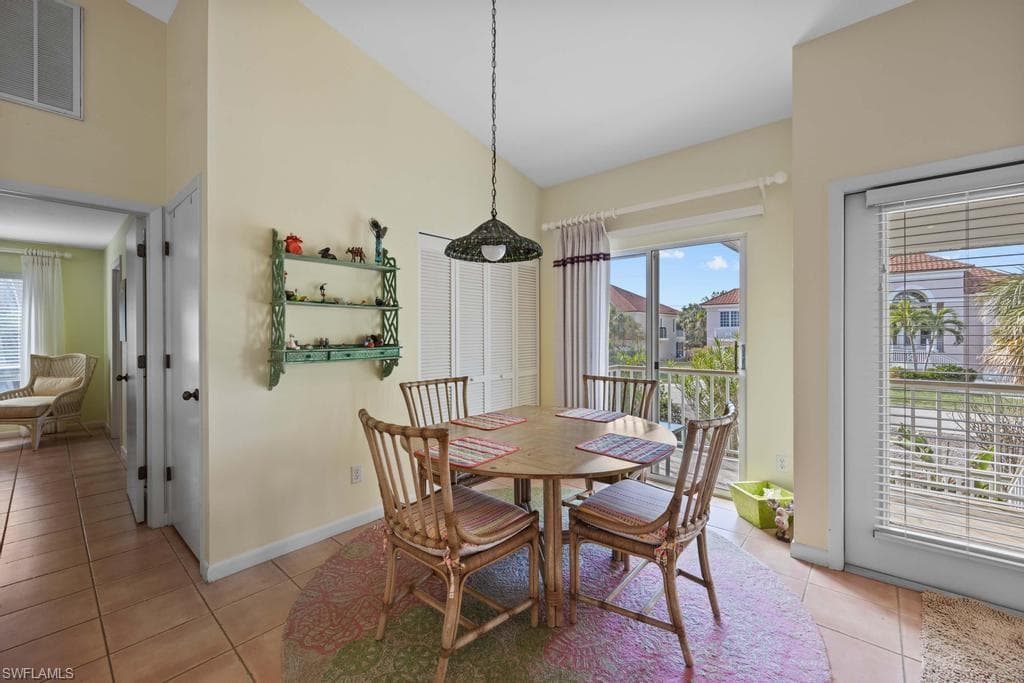 702 Pyrula AVE, SANIBEL FL 33957-16