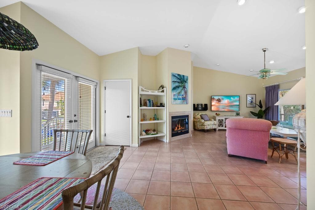 702 Pyrula AVE, SANIBEL FL 33957-15