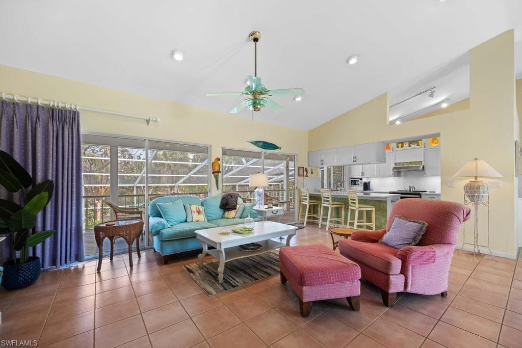 702 Pyrula AVE, SANIBEL FL 33957-11