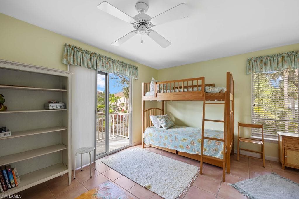 702 Pyrula AVE, SANIBEL FL 33957-21