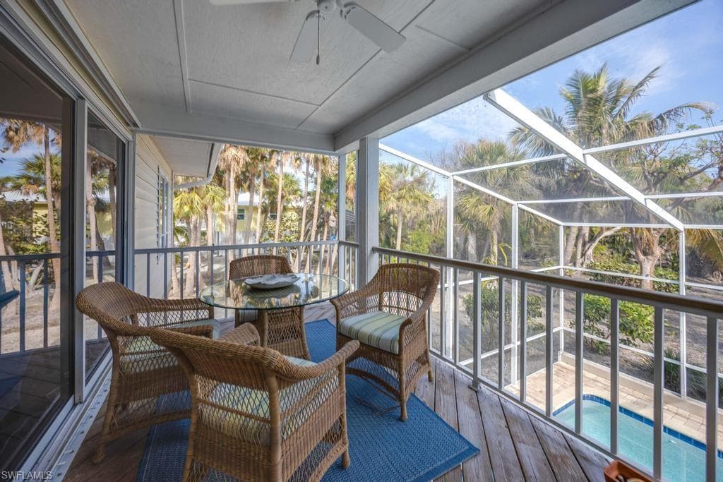 702 Pyrula AVE, SANIBEL FL 33957-27