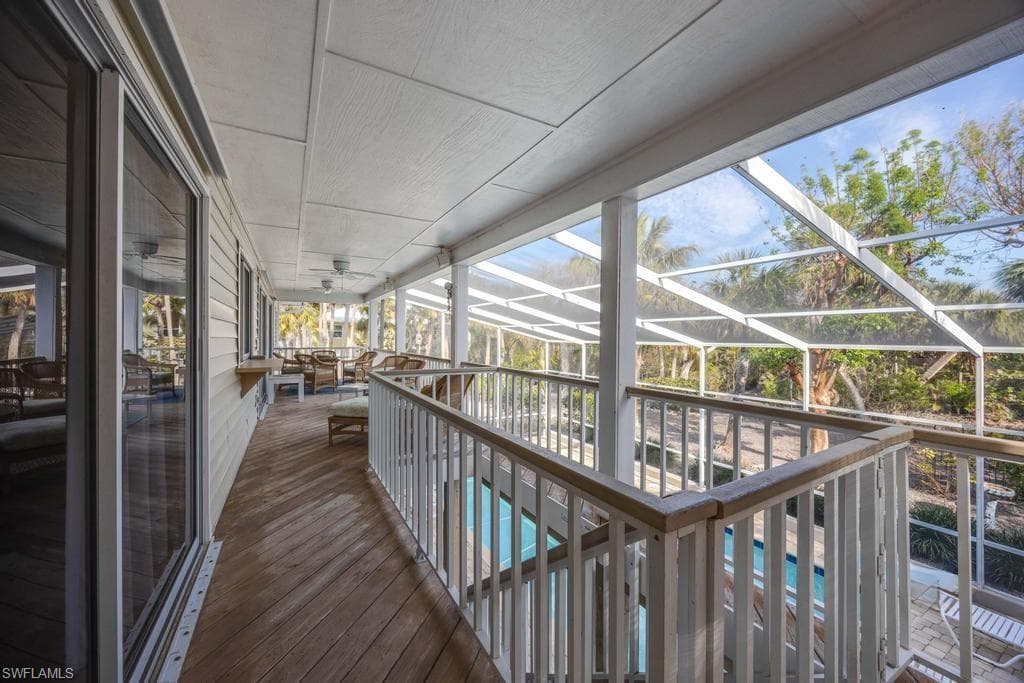 702 Pyrula AVE, SANIBEL FL 33957-29