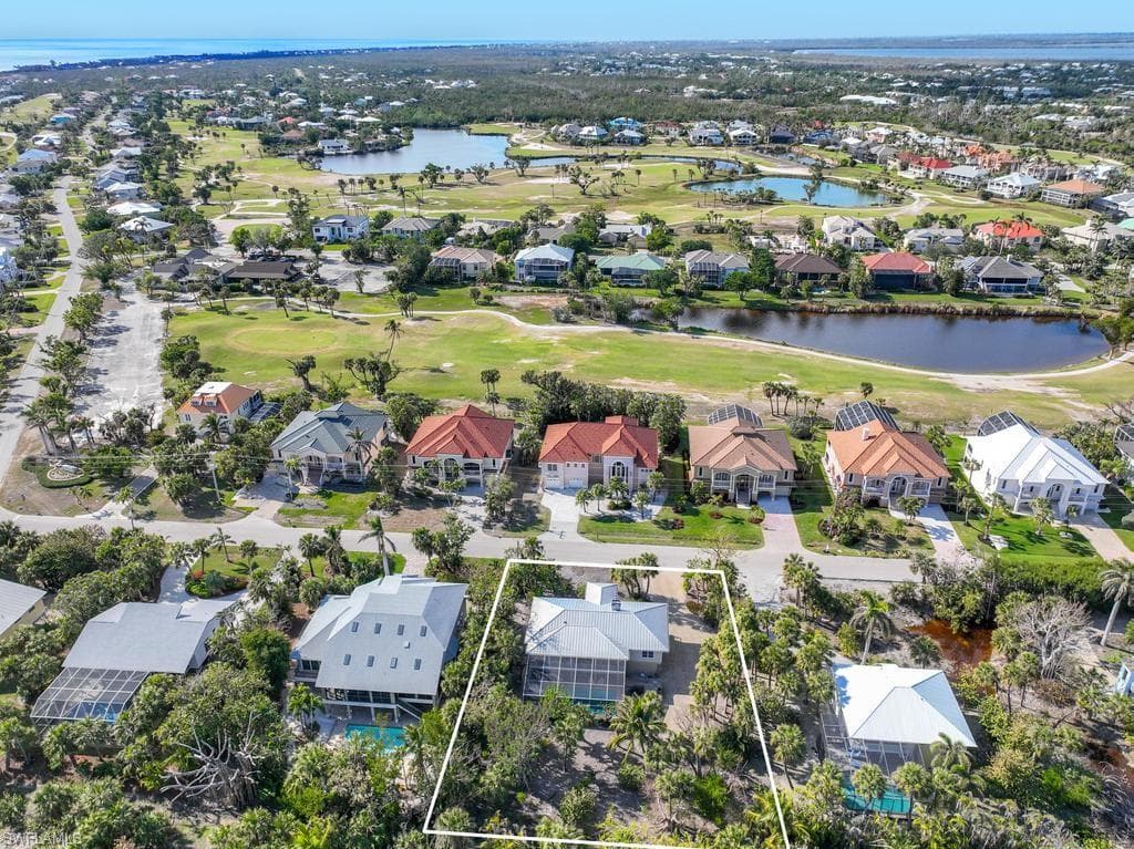 702 Pyrula AVE, SANIBEL FL 33957-37