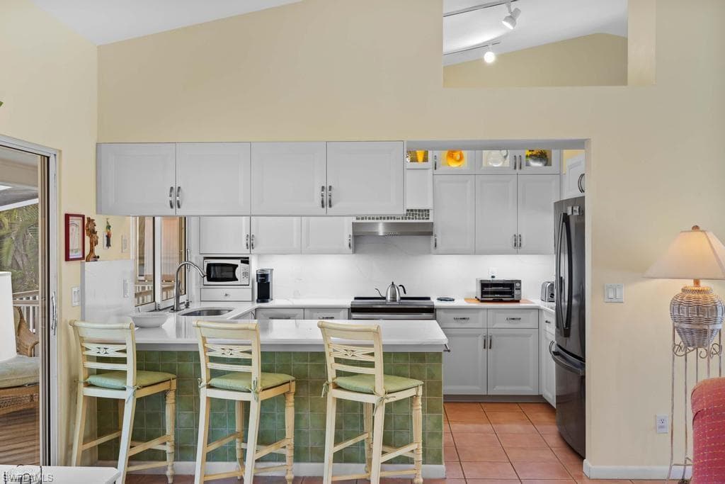 702 Pyrula AVE, SANIBEL FL 33957-13