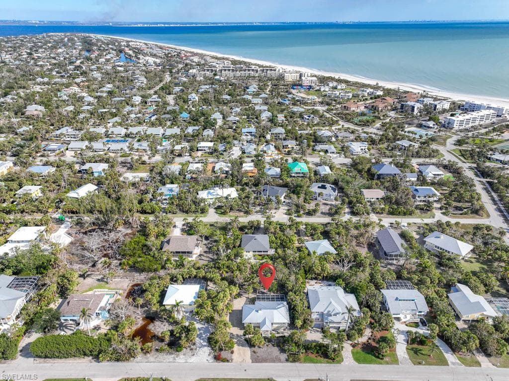 702 Pyrula AVE, SANIBEL FL 33957-40