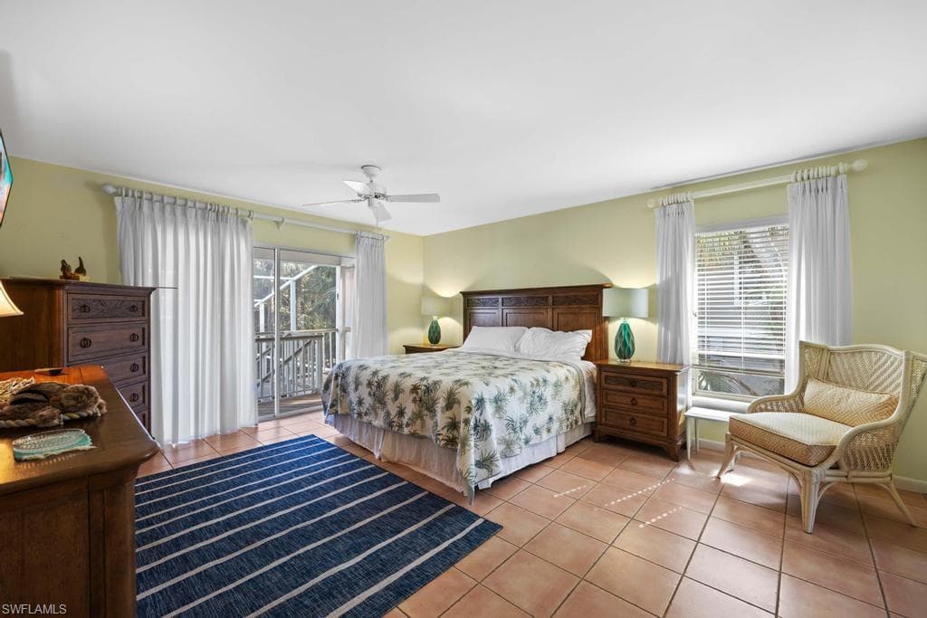 702 Pyrula AVE, SANIBEL FL 33957-17