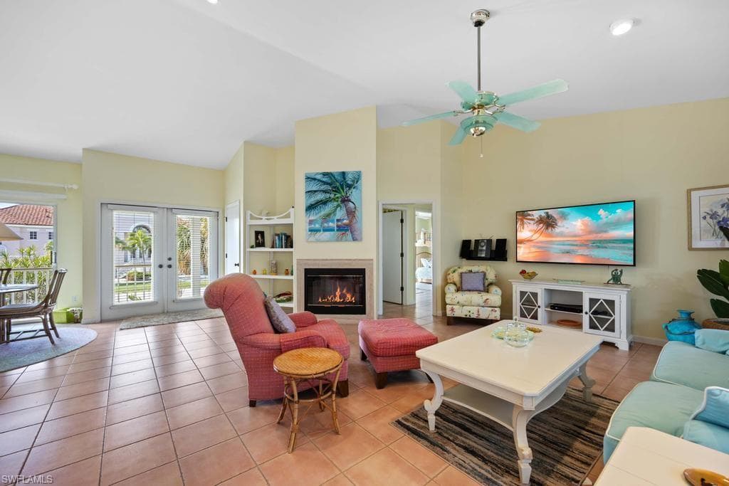 702 Pyrula AVE, SANIBEL FL 33957-10
